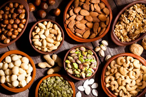 خواص درمانی پسته و بادام برای سلامت بدن