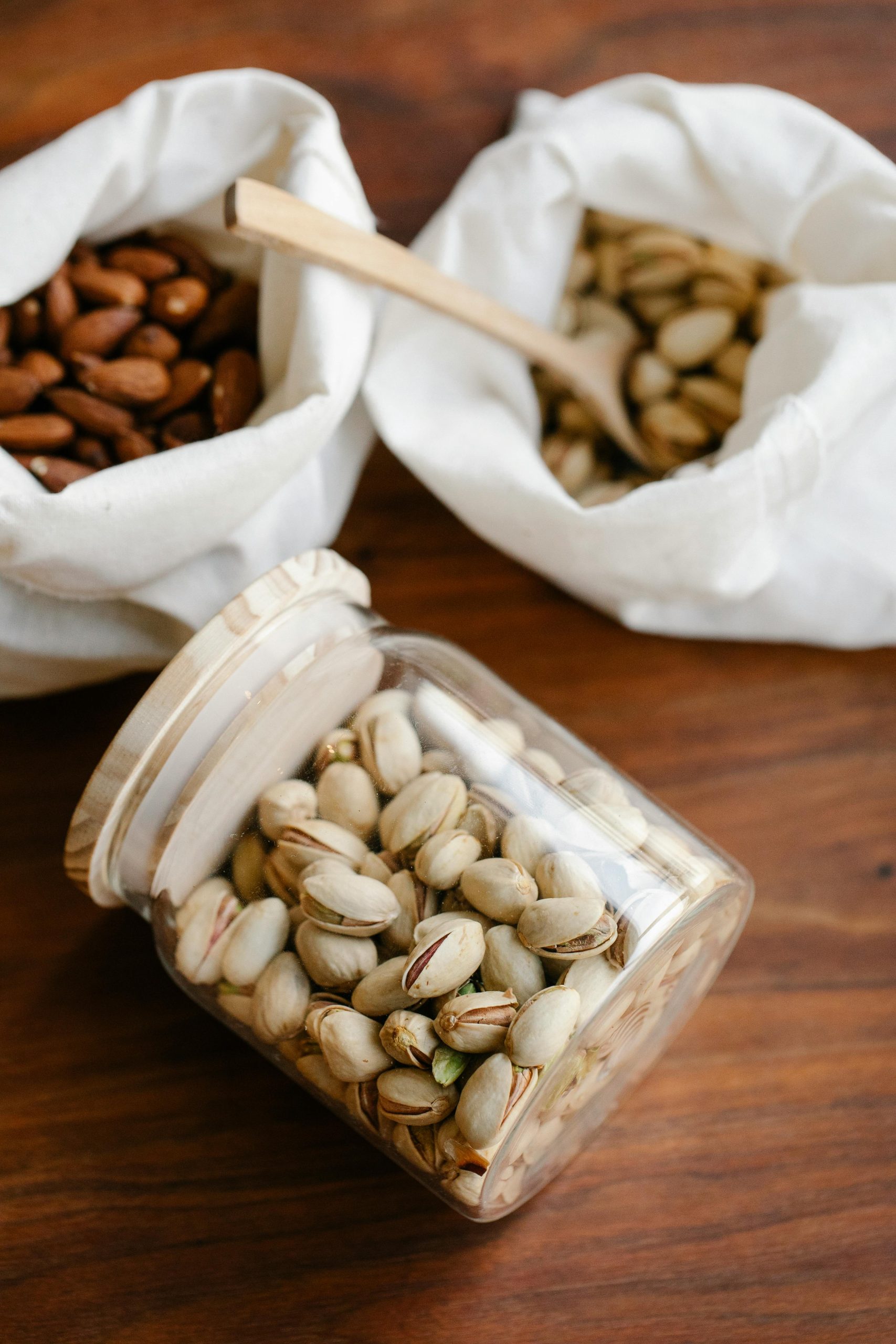 نگهداری درست پسته، بادام درختی و بادام زمینی برای جلوگیری از فساد