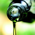 بطری روغن پسته تازه و طبیعی